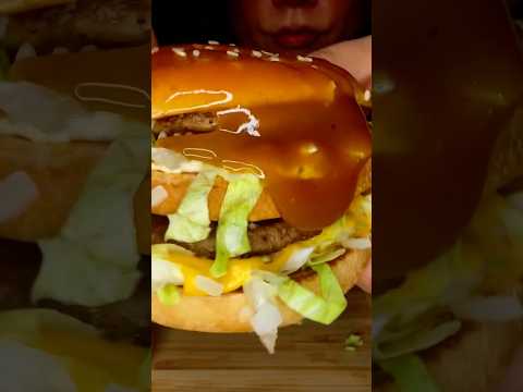 WOULD YOU TAKE A BITE OF THIS? #asmr #mcdonalds #food #shorts