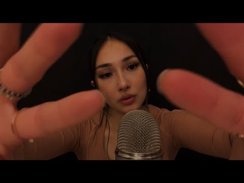 ASMR tongue clicking, tk tk, sk sk with hand movements