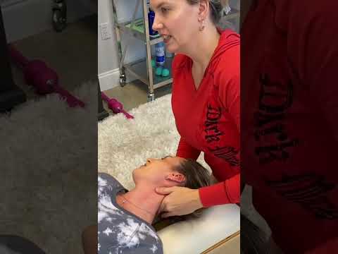 Golfer with TIGHT Pecs gets Body CRUNCHED #chiropractor #shorts #pecs