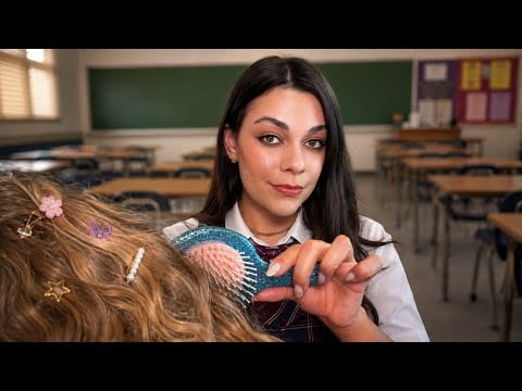 ASMR: A Menina Da Sala Pede Para Fazer Carinho No Seu Cabelo 💆🏻‍♀️