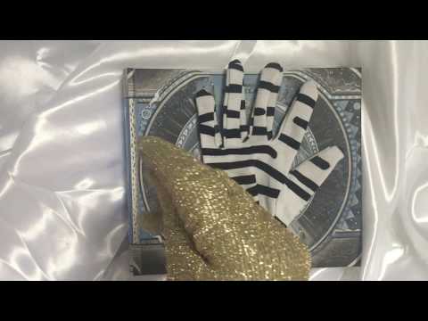 GLOVES✋ Hands in gloves ❗❕👄  Dutch whisper in the rain🎧 [[ASMR]]