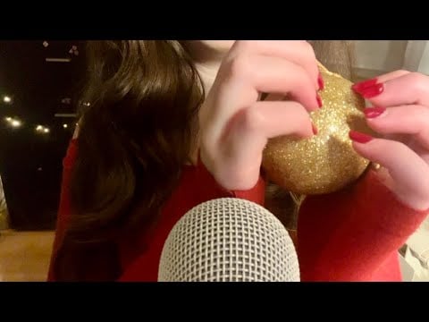 ASMR | Tapping & Scratching on Christmas themed objets 🎄