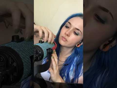 i LOVE tape on the mic 😍😍 #scratching #asmr #asmrtape #shorts