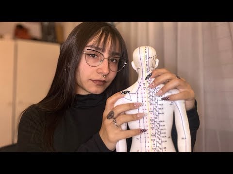 ASMR con Muñeco de Acupuntura (masaje efecto placebo)