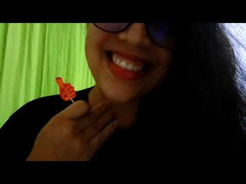 ASMR provando pirulito que estoura na boca (lollipop)