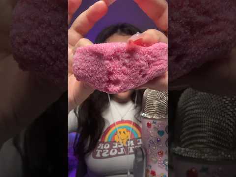 Raspberry lemonade marshmallow @themarshmallowco🩷10/10 for texture and an 8/10 for taste #asmr