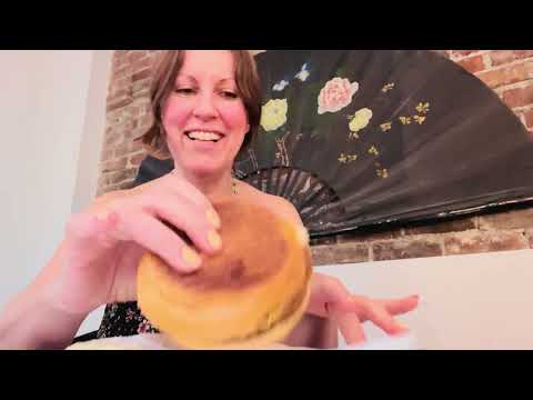 ASMR Eating my favorit cookie and burger