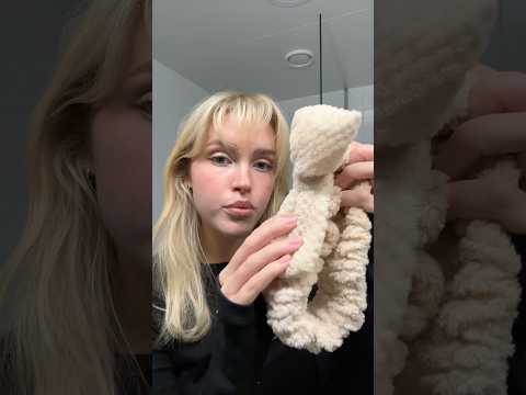 get unready with me 🤍 #asmr #asmrshorts #skincare #lofiasmr