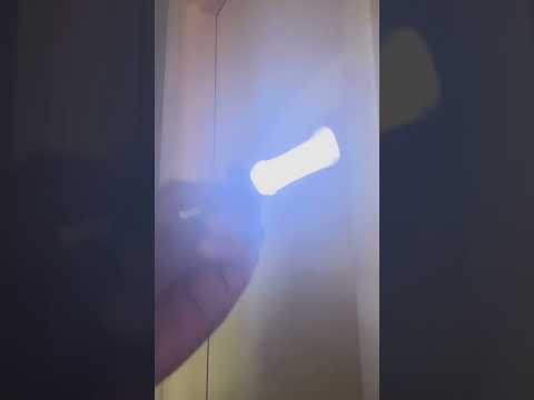 ASMR | Quick follow the light #lighttriggers #asmr #followthelight