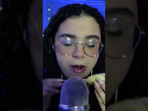 ASMR MORANGO DO AMOR ( UVA DO AMOR)