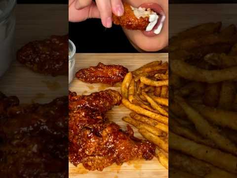 Popeyes spicy chicken #shorts #asmr #asmreating #popeyes