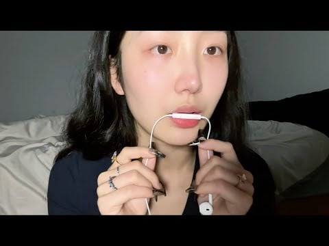 ”KC Sleep Aid” 1 yuan microphone without voice, peacock fish scraping and nibbling on her head, tou