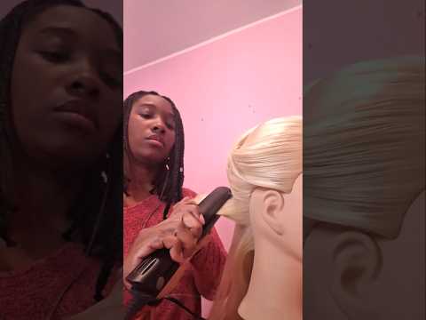 ASMR POV - Fazendo Chapinha no seu Cabelo 💇‍♀️  #asmr #pov #shortsasmr #shorts #triggers
