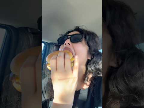 WENDYS ASMR | eating cheeseburger chewing sounds #asmr #cheesburger