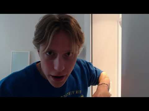 1MIN Eating the Cereal (no milk)