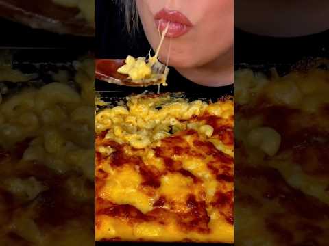 CREAMY CHEESY MAC AND CHEESE #asmr #cheese #pasta #food #shorts #summerofgoals