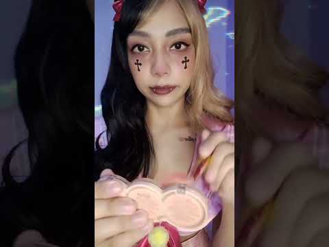 ASMR TE MAQUIANDO PARA FESTA DE HALLOWEEN 🎃 #asmr #maquiagem #HALLOWEEN