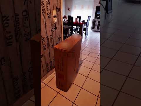 Voilà le colis pour mon anniversaire est enfin arrivé , mon 2ème cadeaux offert par Jean-Yves ❤️