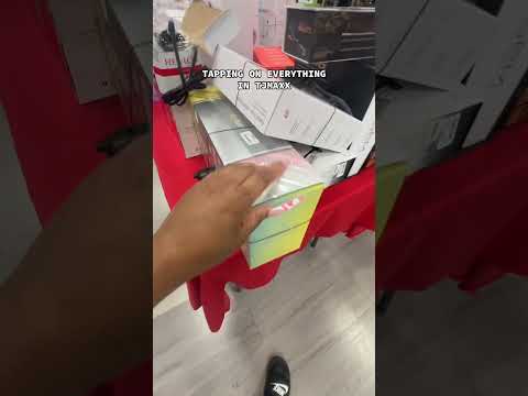 Public ASMR #tappingandscratching #asmrtriggers #asmrcameratapping #ladashiadoespublicasmr
