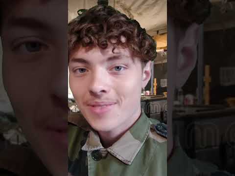 asmr roleplay costumier militaire