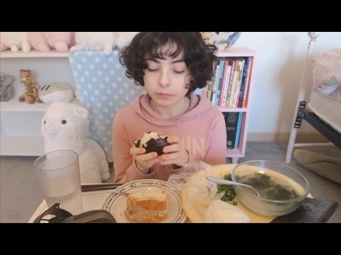 MUKBANG: Rice balls and lemon cake
