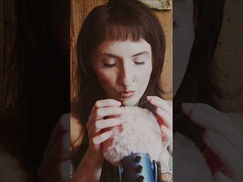 this is so relaxing #asmr #visualtingle #asmrmicbrushing