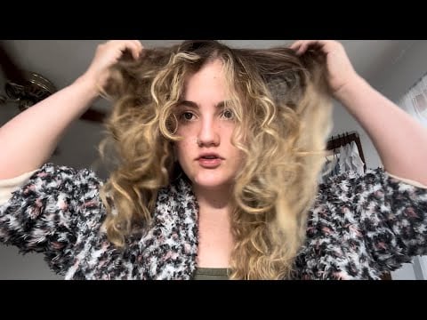 ASMR detangle my curly hair with me (DONT JUDGE ME😭)