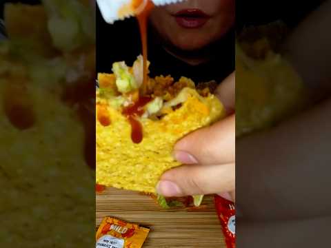 TACO BELL WITH EXTRA HOT SAUCE #asmr #tacos #food