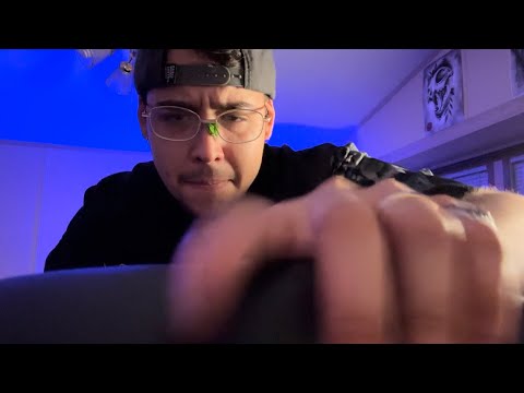 ASMR En Español [ Tapping and soft spoken ]