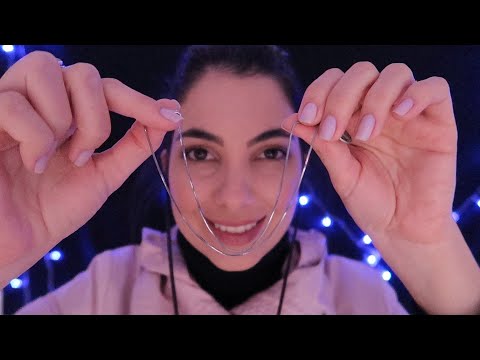 ASMR BINAURAL: PASSANDO COISINHAS NO SEU ROSTO! (Touching face)