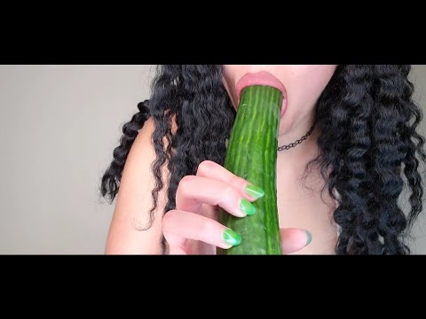 BIG Cucumber 🥒 ASMR