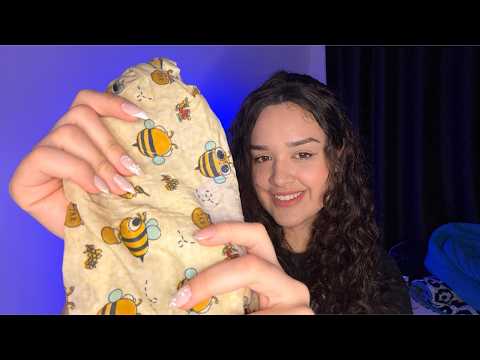 {ASMR} Paninho de abelha 🐝 Beeswax wrap | Tapping &  Scraching