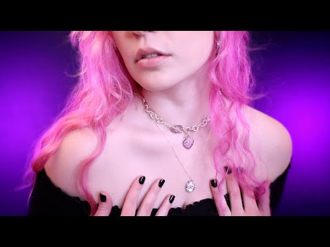 ASMR | Collar Bone Tapping, Fabric Scratching & Whispers ♡