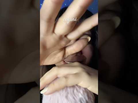 ASMR Cafuné Para Dormir 😴✨ Estalinhos Relaxantes & Mãos Suaves #shorts #shortsasmr