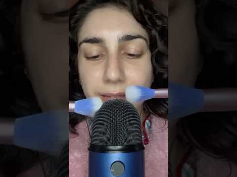 Mic brushing e whispering 🥰 guarda il video completo sul canale #asmr