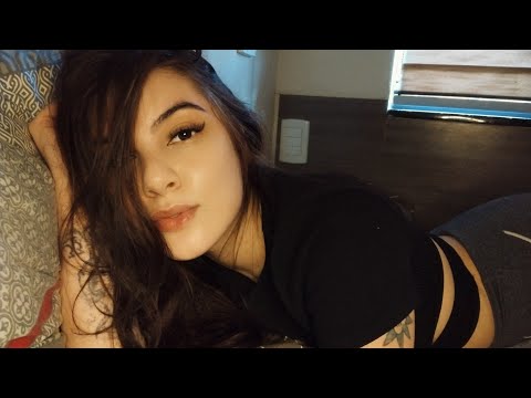 ASMR AMIGA GATA Q VC TEM CRUSH CONVERSA COM VC ATÉ DORMIR (voz suave) - Mori Yumi