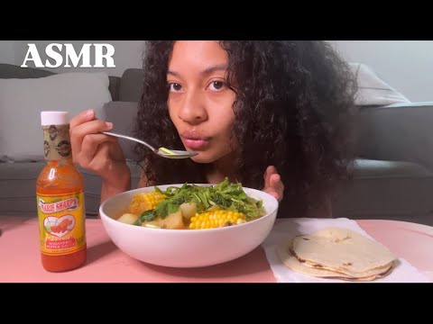 ASMR COMIENDO SOPITA DE POLLO 🍗 (eating sounds)