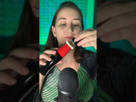 ASMR: Passando perfume em você rapidinho ❤️ (atenção pessoal)