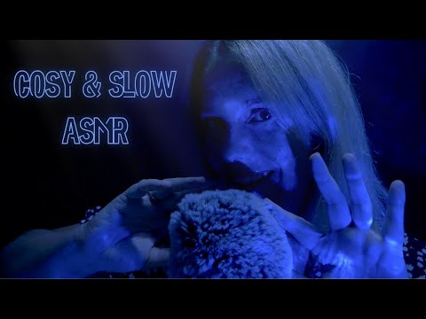 ASMR FR 🥱 Cosy & Slow ASMR (lumière tamisée, chuchotement très lent et papouilles bonnette)