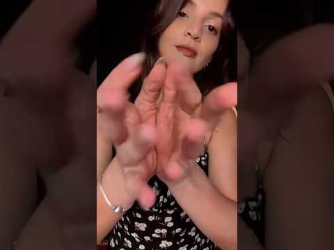 Hipnotic Hand Movements 😵‍💫 #asmr #relax #tingles #relaxing