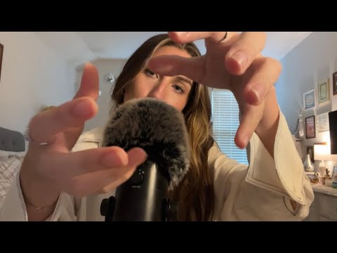 ASMR | Tingly Mouth Sounds & Hand Movements 🌙🙌🏼🤤