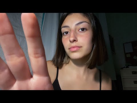 ASMR | Tocando tu cara 🤚🏼+ Mouth Sounds 👄