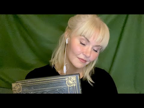 ASMR på SVENSKA💚 Bläddrar i min anteckningsbok & Läser lite för Dig! (Very calming Swedish ASMR)