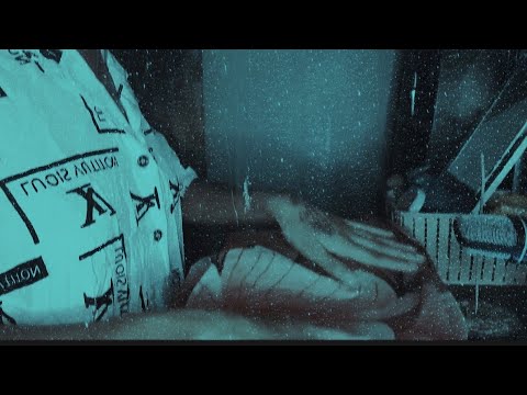 ASMR| Fazendo massagem relaxante em você numa noite chuvosa  ⛈️🌃