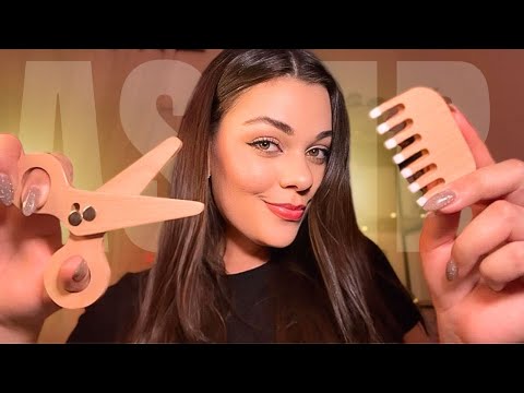 ASMR: AMIGA FOFOQUEIRA MEXE NO SEU CABELO COM PRODUTOS DE MADEIRA 🪵