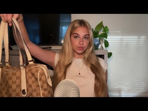 ASMR What’s in my Purse 👜 Tapping, Whispering and Rambling