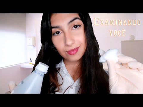 ASMR Médica examinando e limpando seus ouvidos!