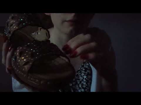 ASMR - Shoe Tapping & Scratching 👠