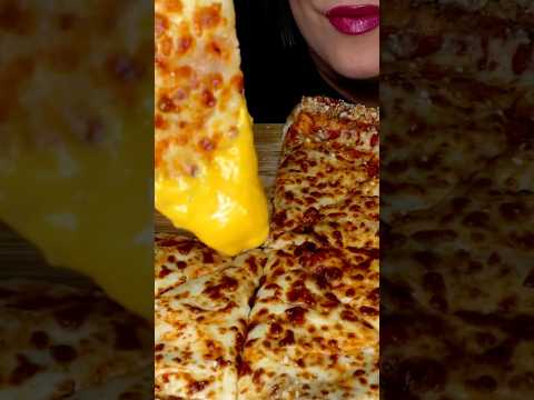 Little Caesar’s Extra Cheesy Pizza #asmr #pizza #cheesy #shorts
