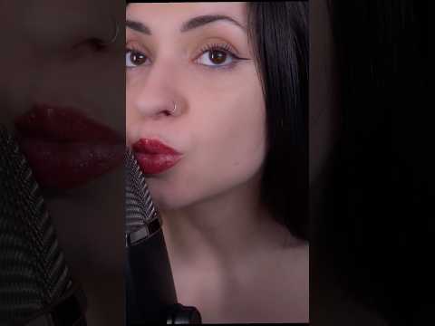 Besitos y masajes❤️💋 #asmr #asmrsounds #kiss #relax #care #massage #shorts #asmrvideo #calm #sleep